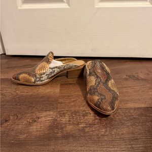 Chinese Laundry Brown and Tan Snakeskin Mules